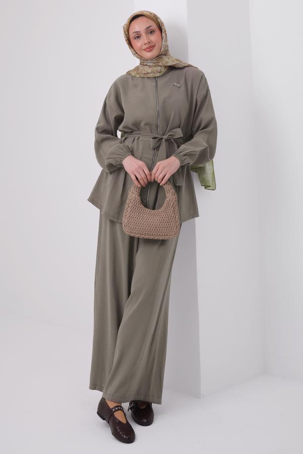 Tesettür giyim VİZON PANTOLONLU KUŞAKLI TAKIM T 6917 - TRENDTESETTÜR