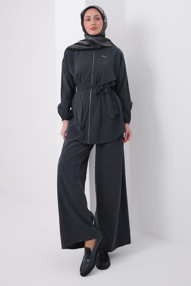 Tesettür giyim GRİ PANTOLONLU KUŞAKLI TAKIM T 6917 - TRENDTESETTÜR