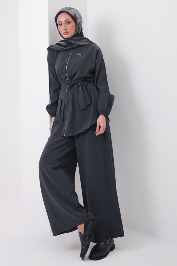 Tesettür giyim GRİ PANTOLONLU KUŞAKLI TAKIM T 6917 - TRENDTESETTÜR