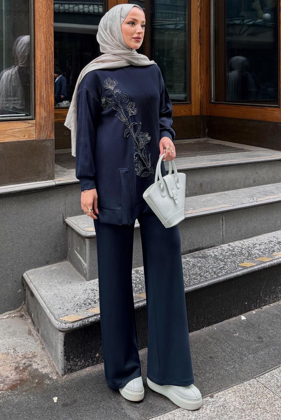 Vêtements hijab BLEU MARINE ENSEMBLE PANTALON BRODÉ DE PERLES T 7722