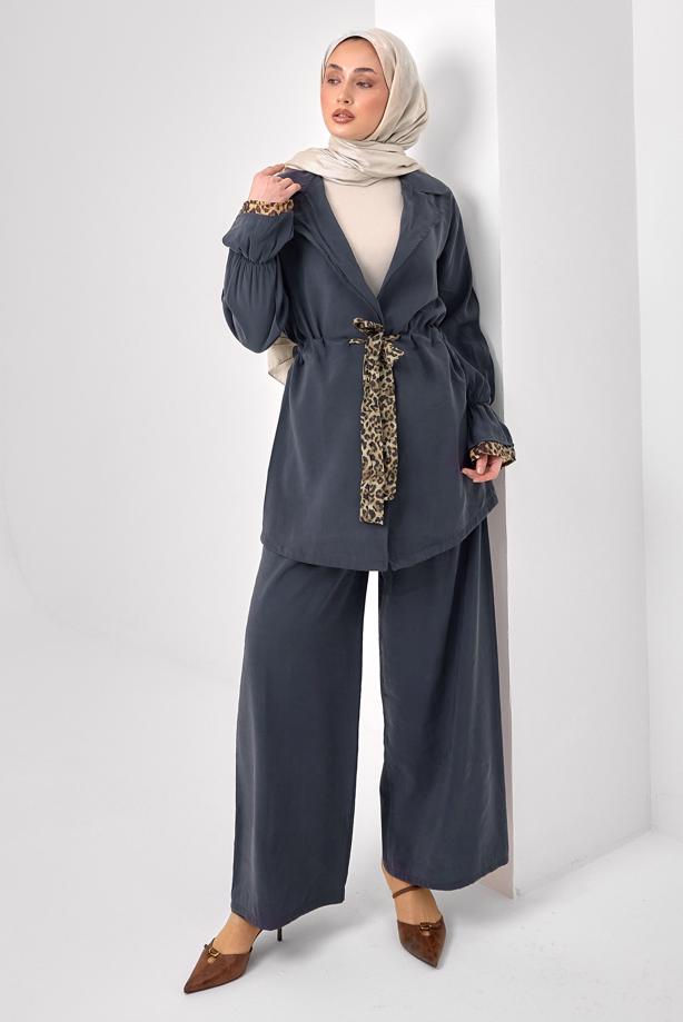Tesettür giyim GRİ PANTOLONLU LEOPAR DETAYLI TAKIM T 9262 - TRENDTESETTÜR