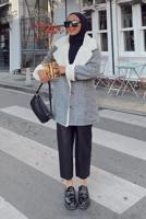 Tesettür giyim GRİ KÜRK DETAYLI DÜĞMELİ KABAN 4011  