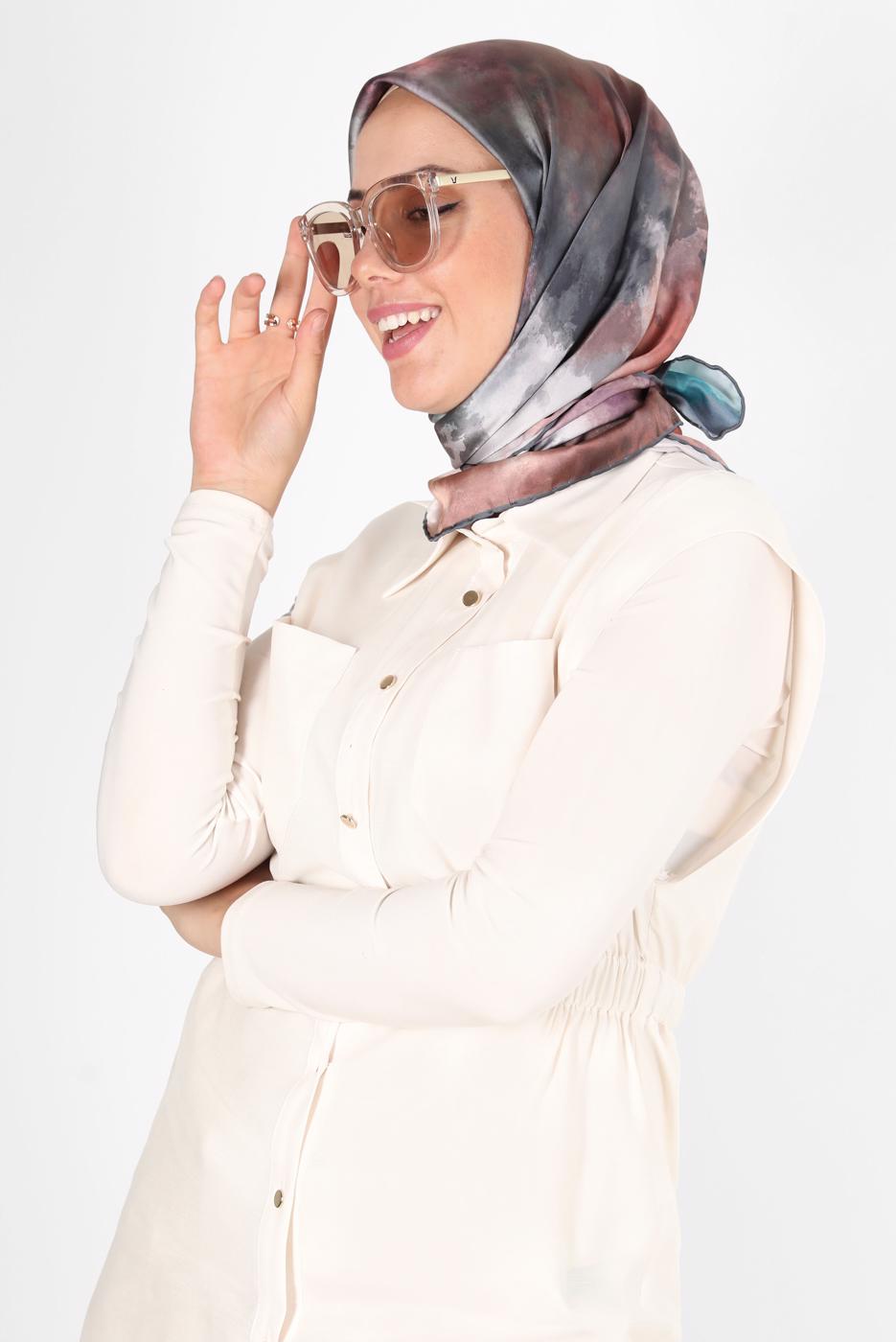 Tesettür giyim GRİ ALVİNA DİJİTAL SURA EŞARP T 8122