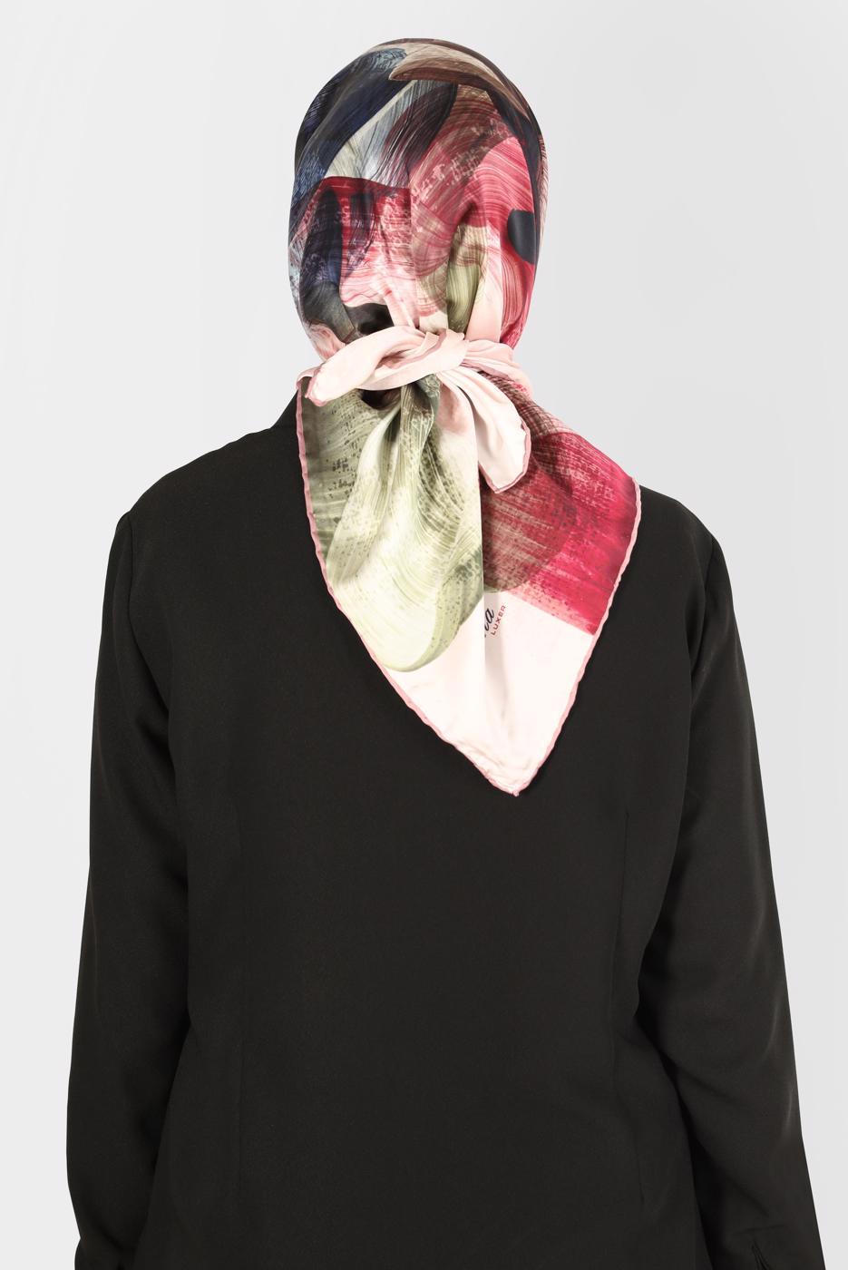 Tesettür giyim PEMBE ALVİNA DİJİTAL SURA EŞARP T 8123