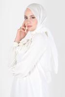 Tesettür giyim EKRU ALVİNA KAR İPLİĞİ ŞAL T 8125
